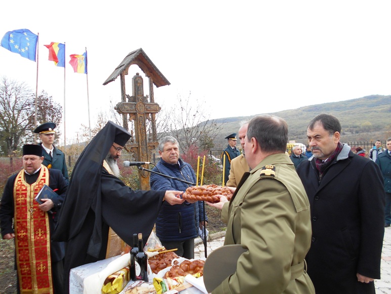 ps-antonie-de-orhei-la-cimitirul-de-onoare-din-micleuseni-straseni-24-octombrie-2016-6