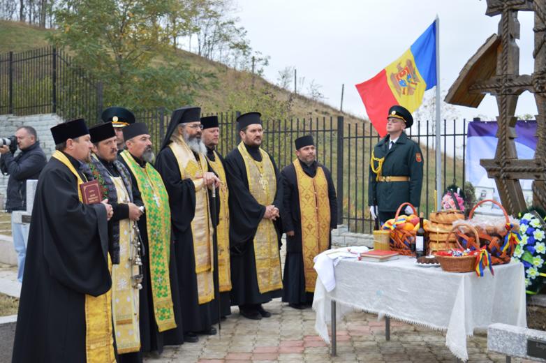 ps-antonie-de-orhei-la-cimitirul-eroilor-romani-din-varzaresti-26-octombrie-2017-0