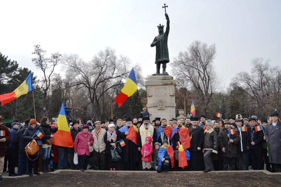 ps-antonie-de-orhei-la-manifestatiile-de-1-decembrie-2016-10