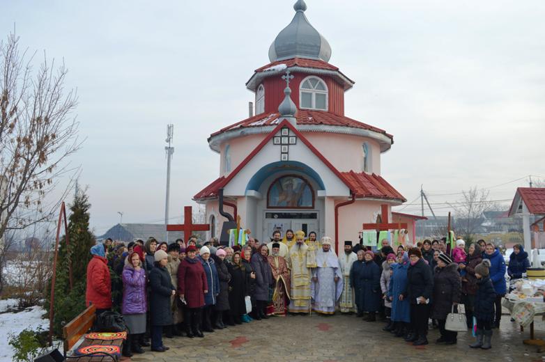 ps-antonie-de-orhei-la-parohia-sfantul-apostol-andrei-din-straseni-13-decembrie-2017-0