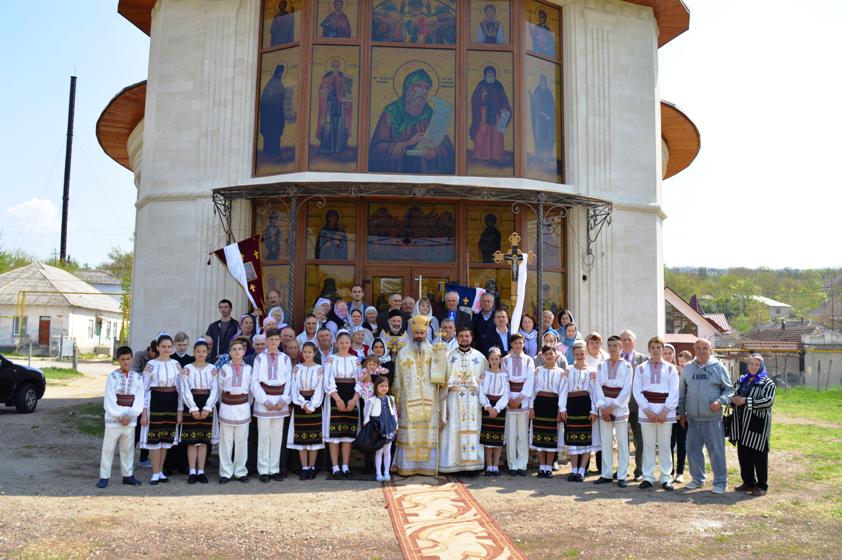 ps-antonie-de-orhei-la-parohia-sfantul-vasile-de-la-poiana-marului-din-orhei-25-aprilie-2018-0