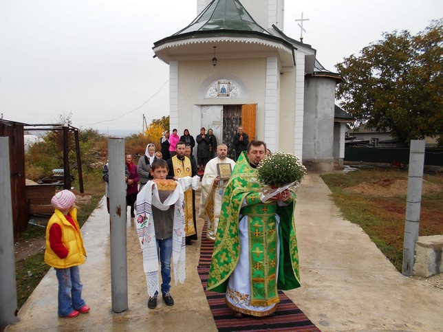 ps-antonie-de-orhei-la-parohia-varvareuca-din-floresti-8-octombrie-2016