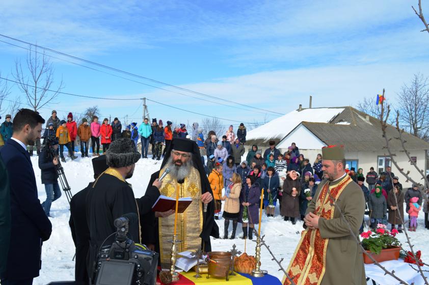 ps-antonie-de-orhei-la-sfintirea-mausoleului-din-satul-lipceni-rezina-24-martie-2018-1