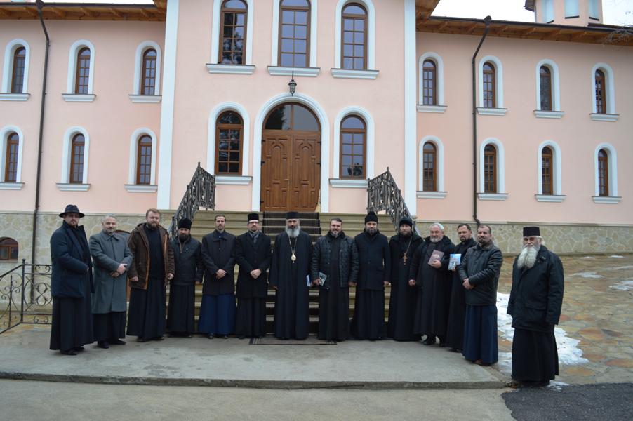 ps-antonie-episcop-de-balti-inchinanadu-se-la-moastele-sfantului-dionisie-la-manastirea-suruceni-10-decembrie-2018-0